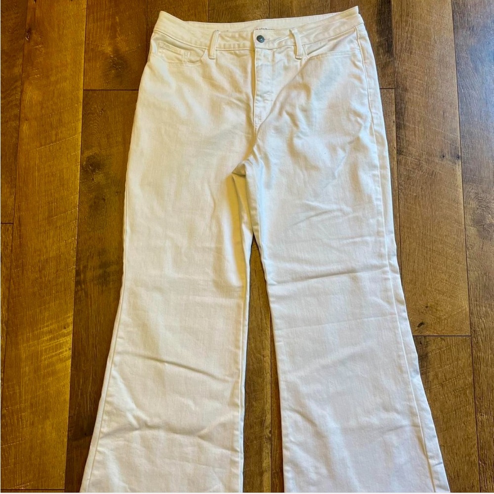 Liz Claiborne Cream Flare Jeans